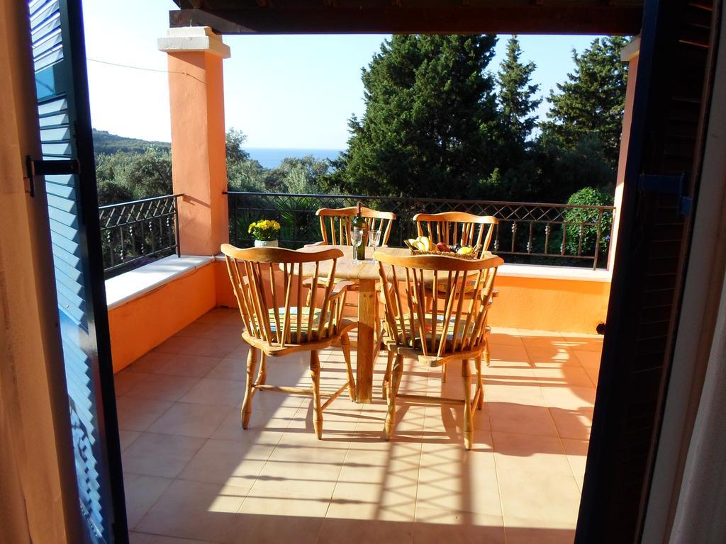 Villa Leena Paramonas  Zimmer foto