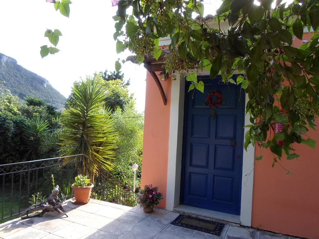 Villa Leena Paramonas  Zimmer foto