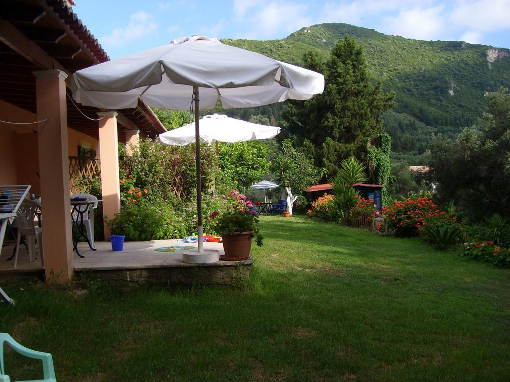 Villa Leena Paramonas  Zimmer foto