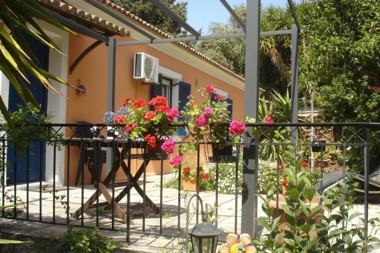 Villa Leena Paramonas  Exterior foto